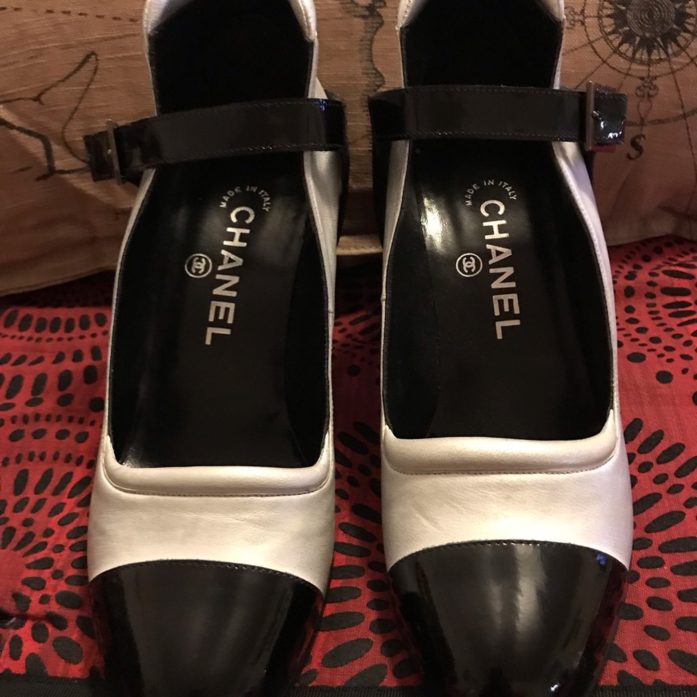 Chanel Authentic fancy heels